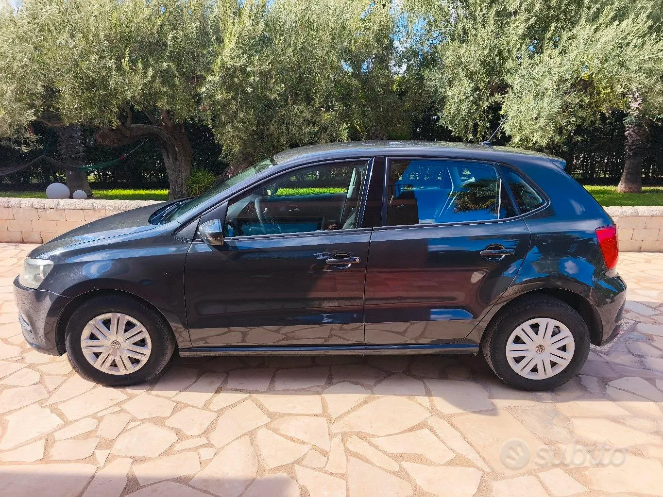 Volkswagen Polo 2015 photo 2