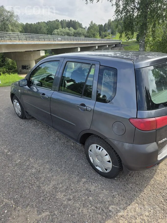 Mazda Mazda2 2005 photo 2
