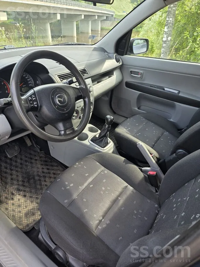 Mazda Mazda2 2005 photo 4