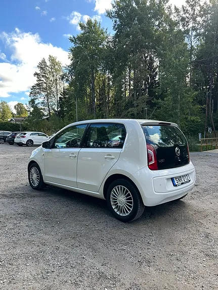 Volkswagen Up 2015 photo 5