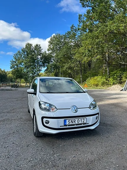 Volkswagen Up 2015 photo 2