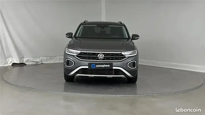 Volkswagen T-Roc 2023 photo 2
