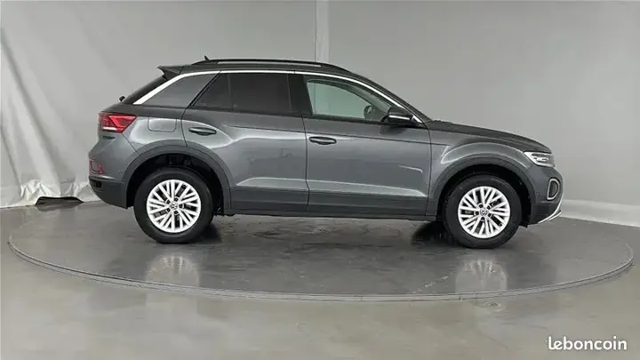 Volkswagen T-Roc 2023 photo 4