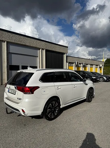 Mitsubishi Outlander 2016 photo 2