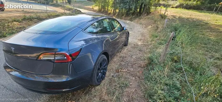 Tesla Model 3 2022 photo 2
