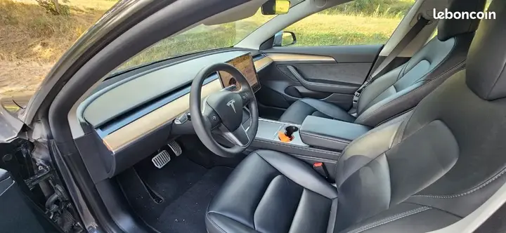 Tesla Model 3 2022 photo 3