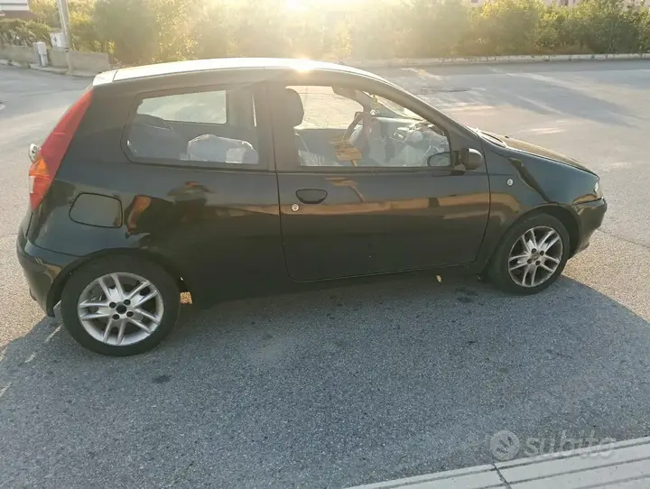 Fiat Punto 2001 photo 4