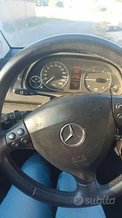 Mercedes-Benz A 180