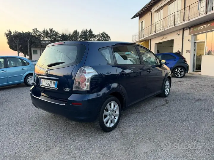 Toyota Corolla Verso 2005 photo 3