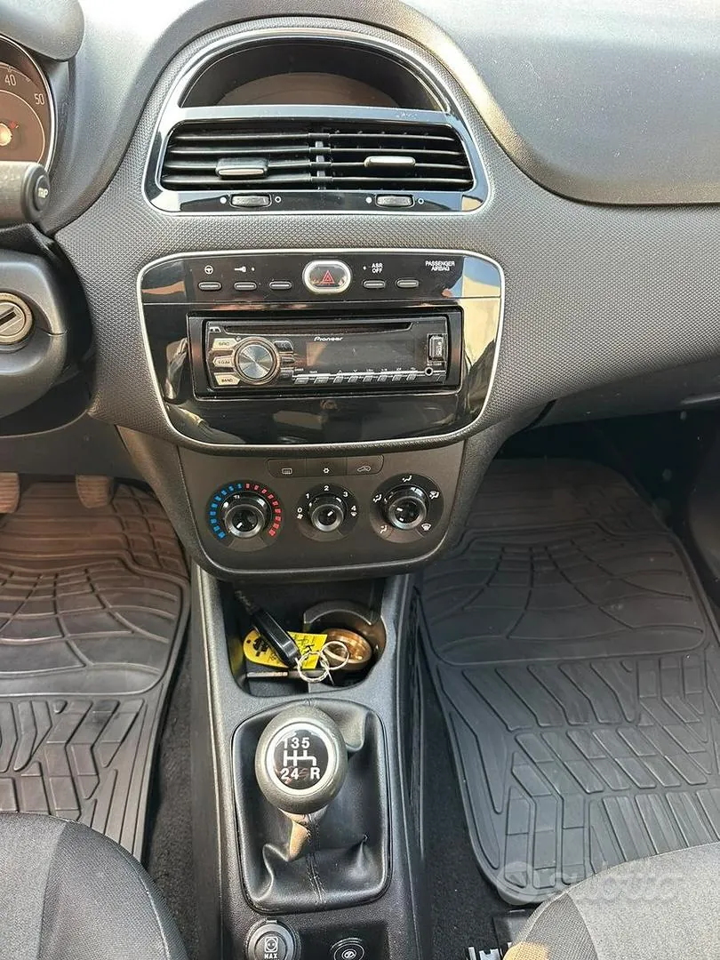 Fiat Punto 2015 photo 5