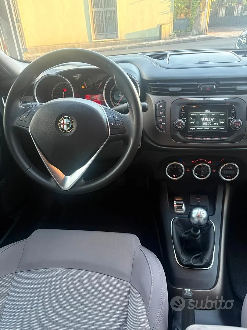 Alfa Romeo Giulietta 2014 photo 5