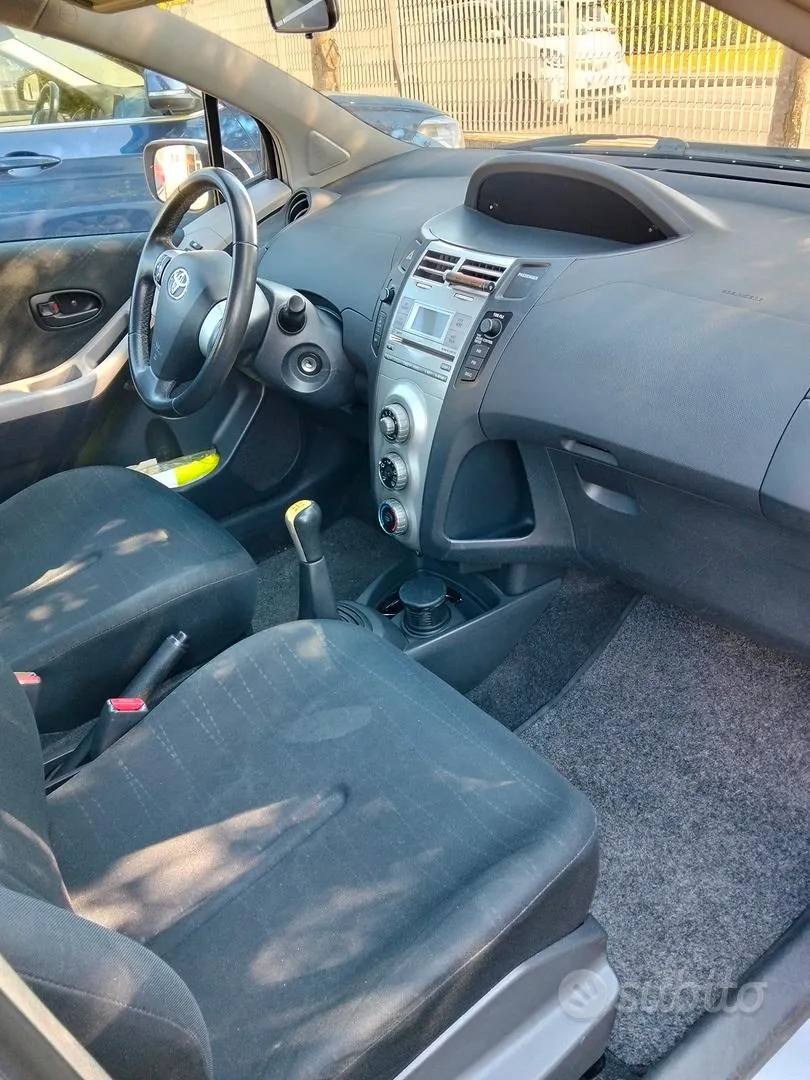 Toyota Yaris 2007 photo 3