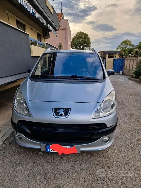 Peugeot 1007 2007 photo 2