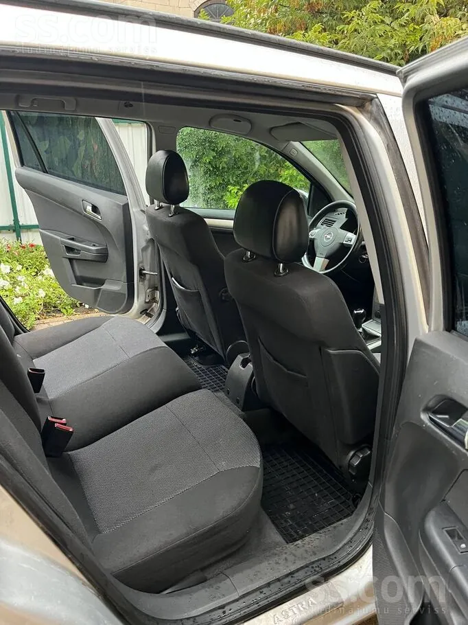 Opel Astra 2009 photo 5
