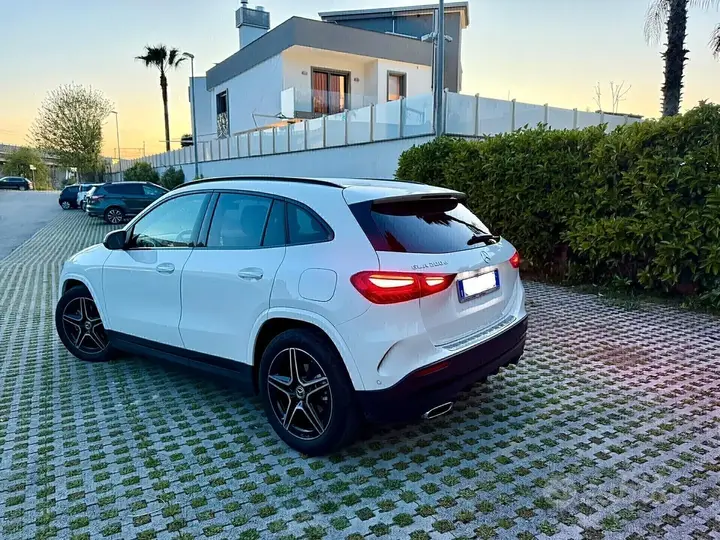 Mercedes-Benz Gla 2024 photo 2