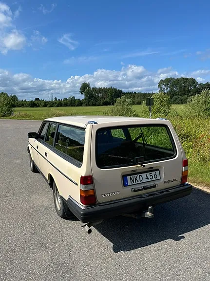 Volvo 240 1988 photo 3