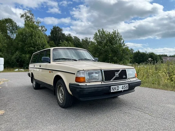 Volvo 240 1988 photo 2