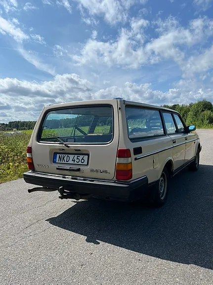 Volvo 240 1988 photo 4