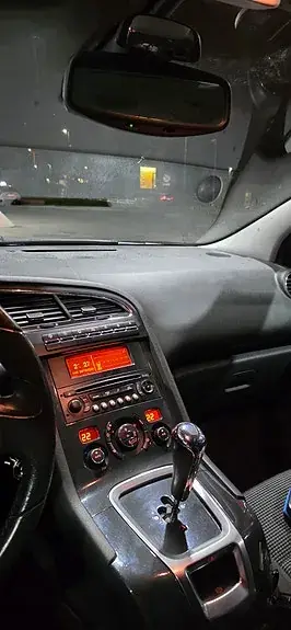 Peugeot 5008 2010 photo 5