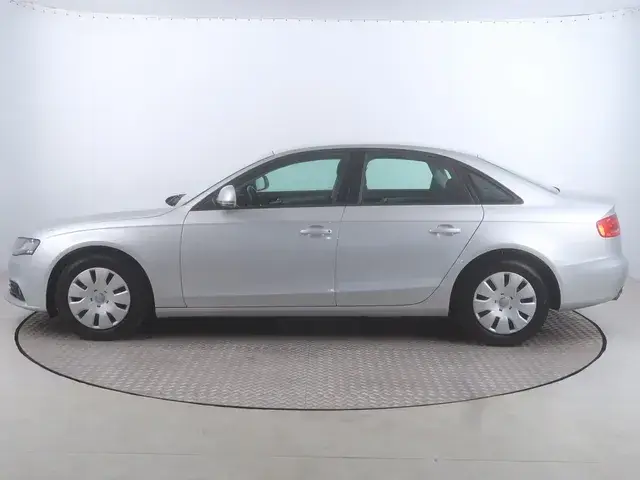 Audi A4 2008 photo 2