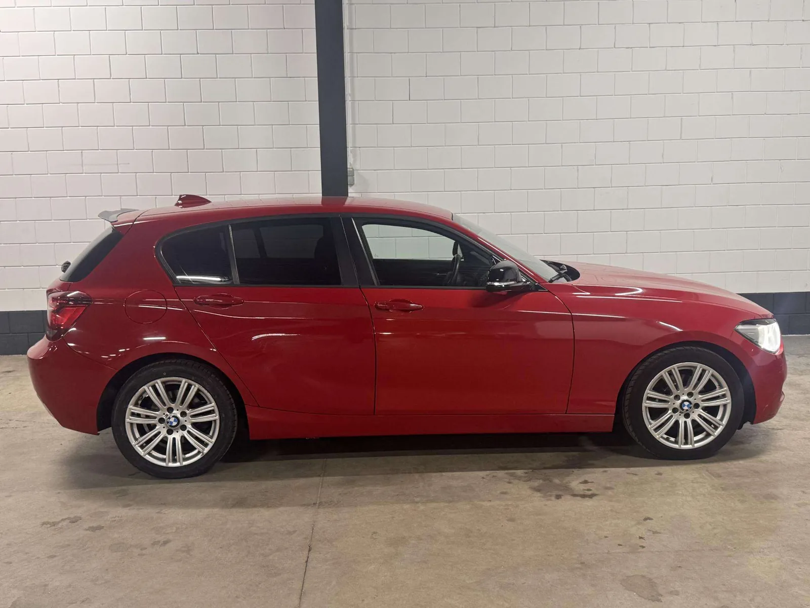 BMW 118I 2011 photo 4