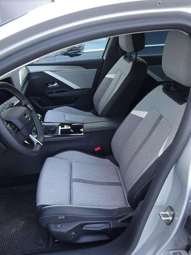 Opel Astra 2023 photo 3