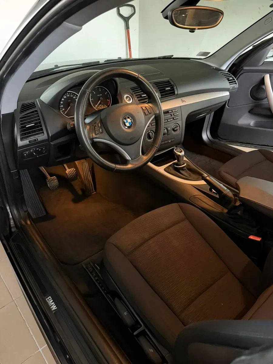 BMW 1 Series 2009 photo 3