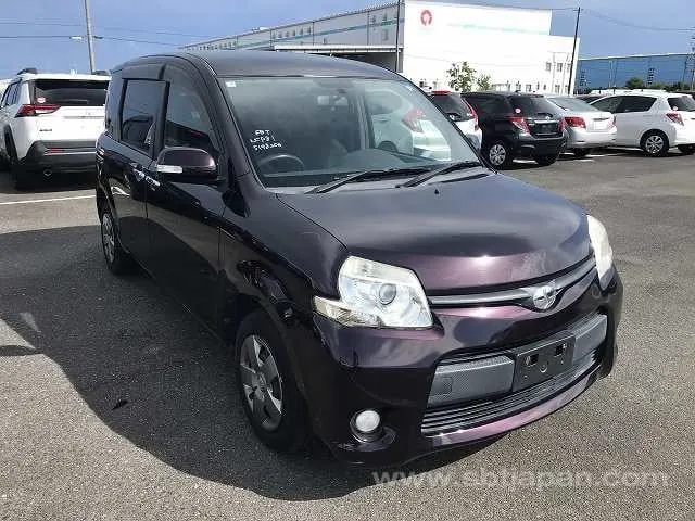 Toyota Sienta