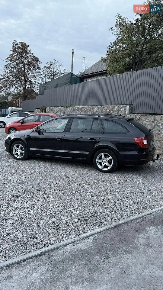 Skoda Superb 2012 photo 4