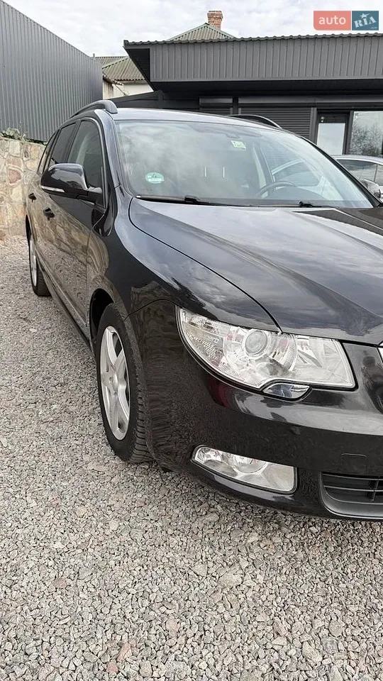Skoda Superb 2012 photo 5