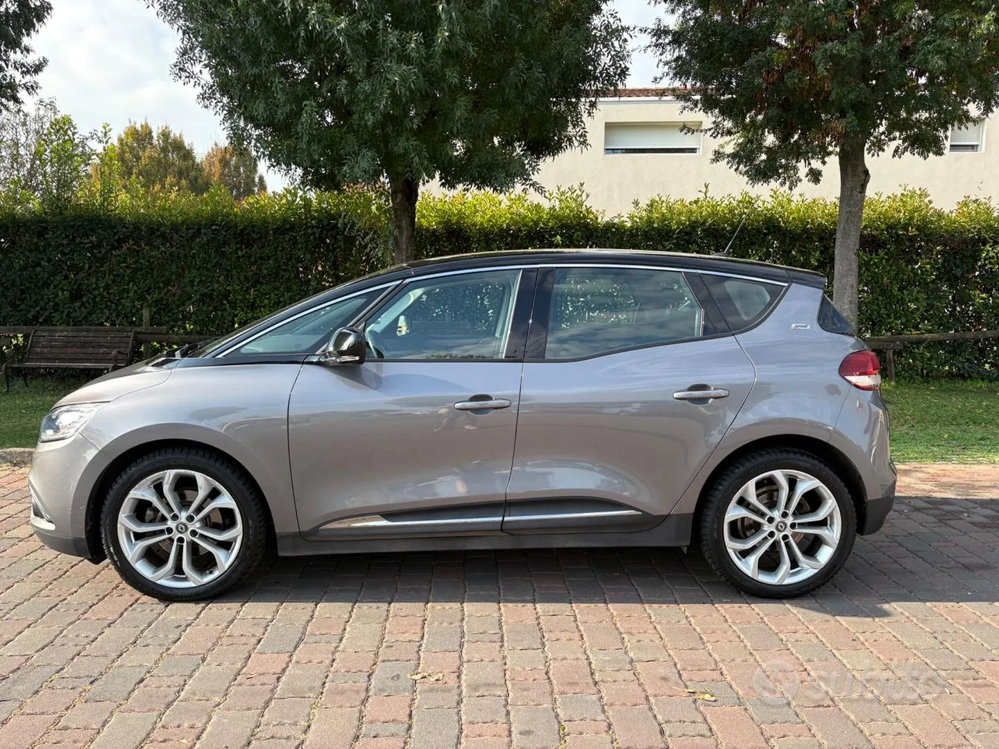 Renault Scenic 2018 photo 2
