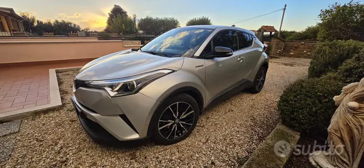 Toyota C-Hr 2017 photo 3