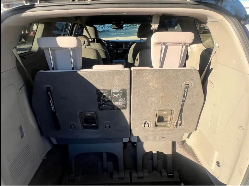 Kia Sedona 2017 photo 5