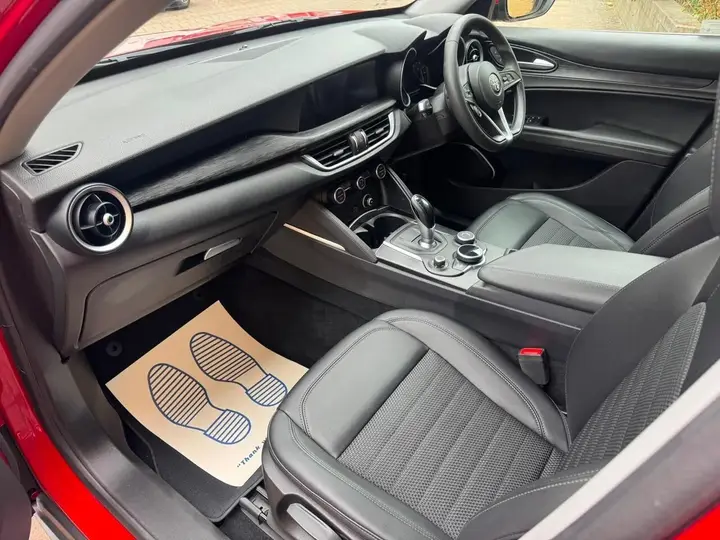 Alfa Romeo Stelvio 2019 photo 2