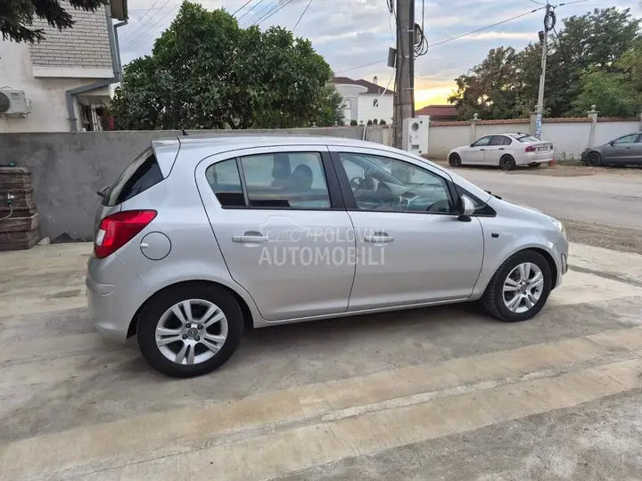 Opel Corsa D 2012 photo 3