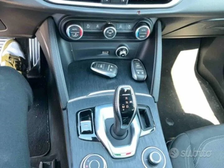 Alfa Romeo Stelvio 2022 photo 4
