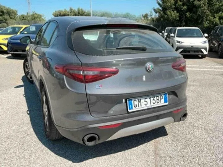 Alfa Romeo Stelvio 2022 photo 3