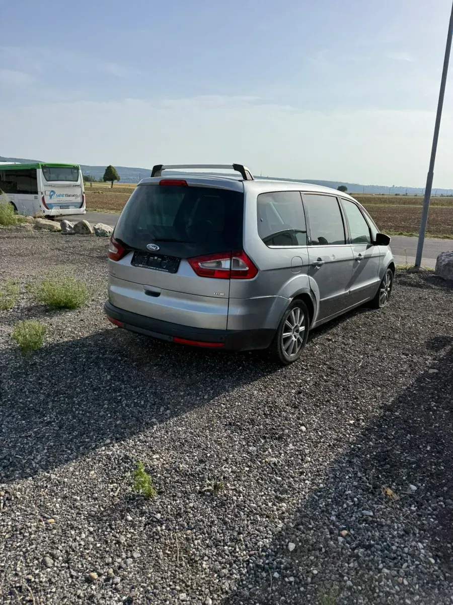 Ford Galaxy 2008 photo 3
