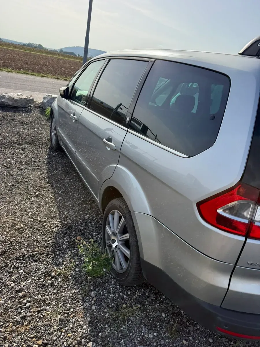 Ford Galaxy 2008 photo 2