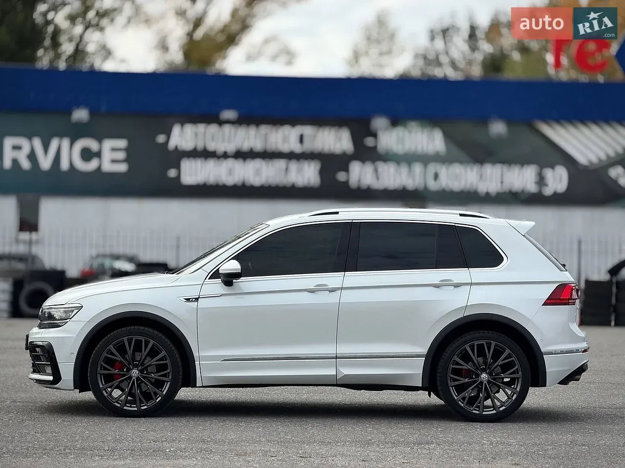 Volkswagen Tiguan 2018 photo 2