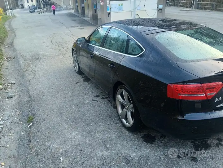 Audi A5 2011 photo 2