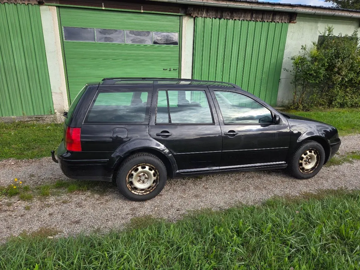 Volkswagen Golf 2002 photo 2