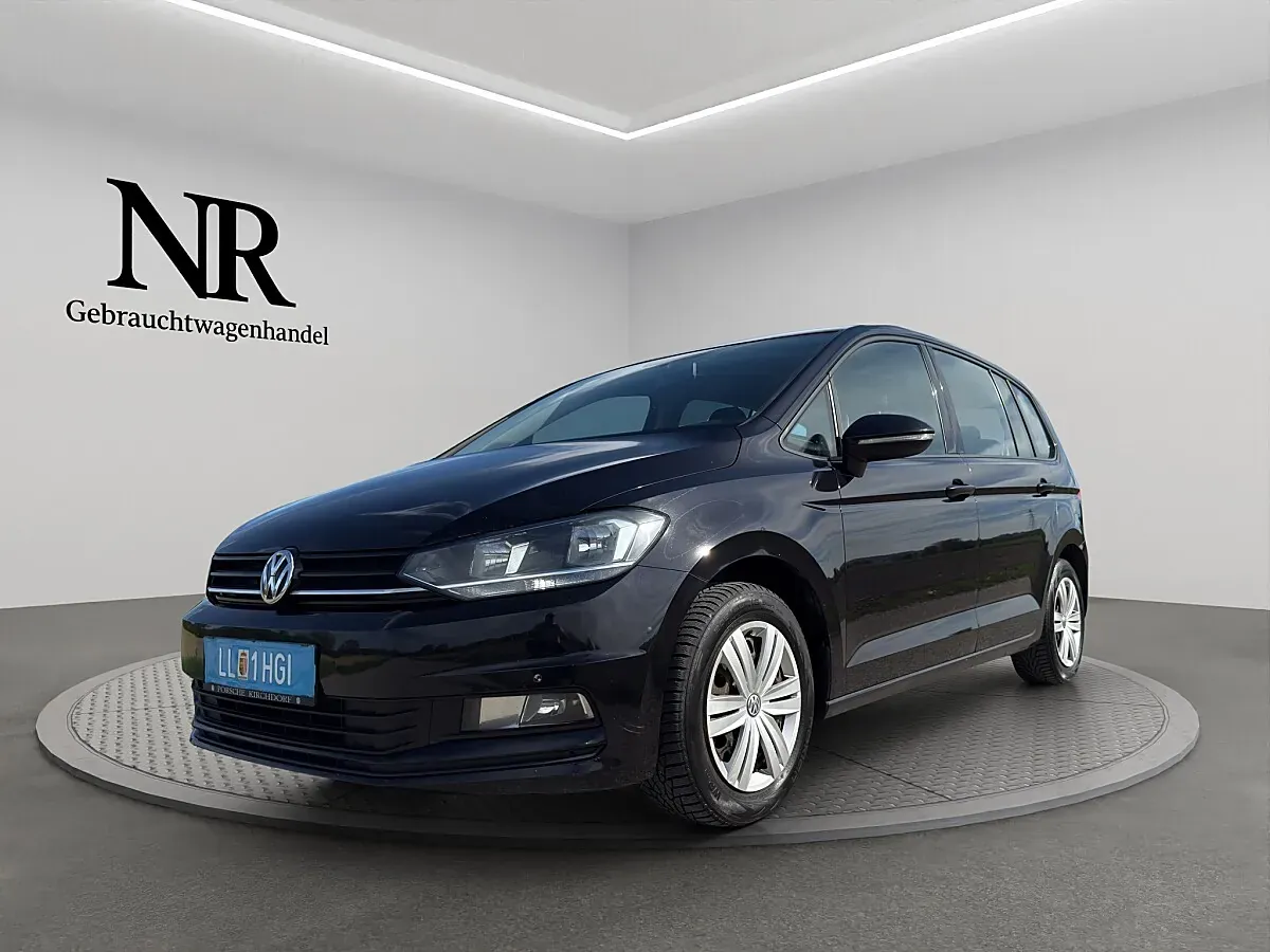 Volkswagen Touran 2017 photo 2