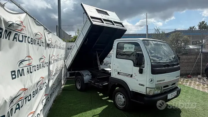 Nissan Cabstar 2002 photo 3