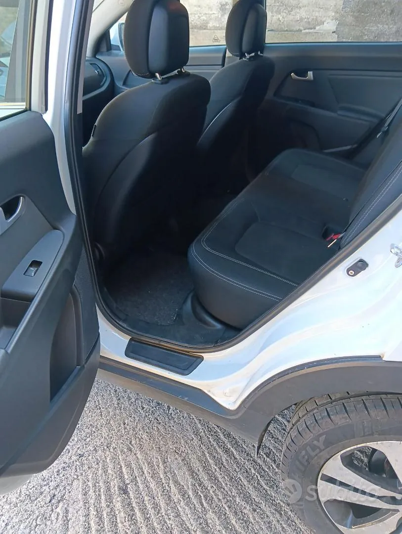 Kia Sportage 2012 photo 2