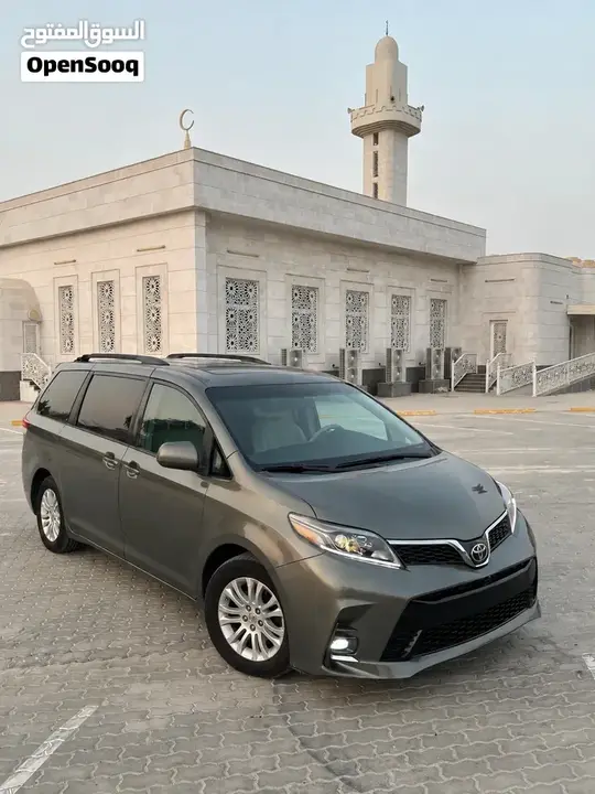 Toyota Sienna 2012 photo 5