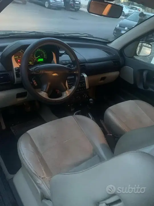 Land Rover Freelander 2006 photo 3