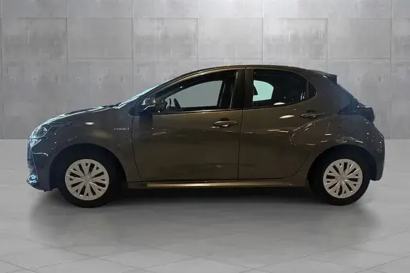 Toyota Yaris 2021 photo 2