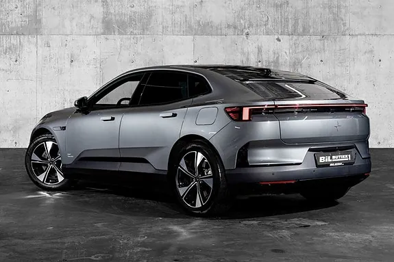Polestar 4 2026 photo 2