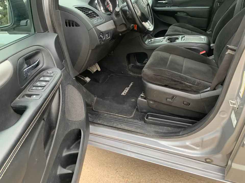Dodge Grand Caravan 2014 photo 3